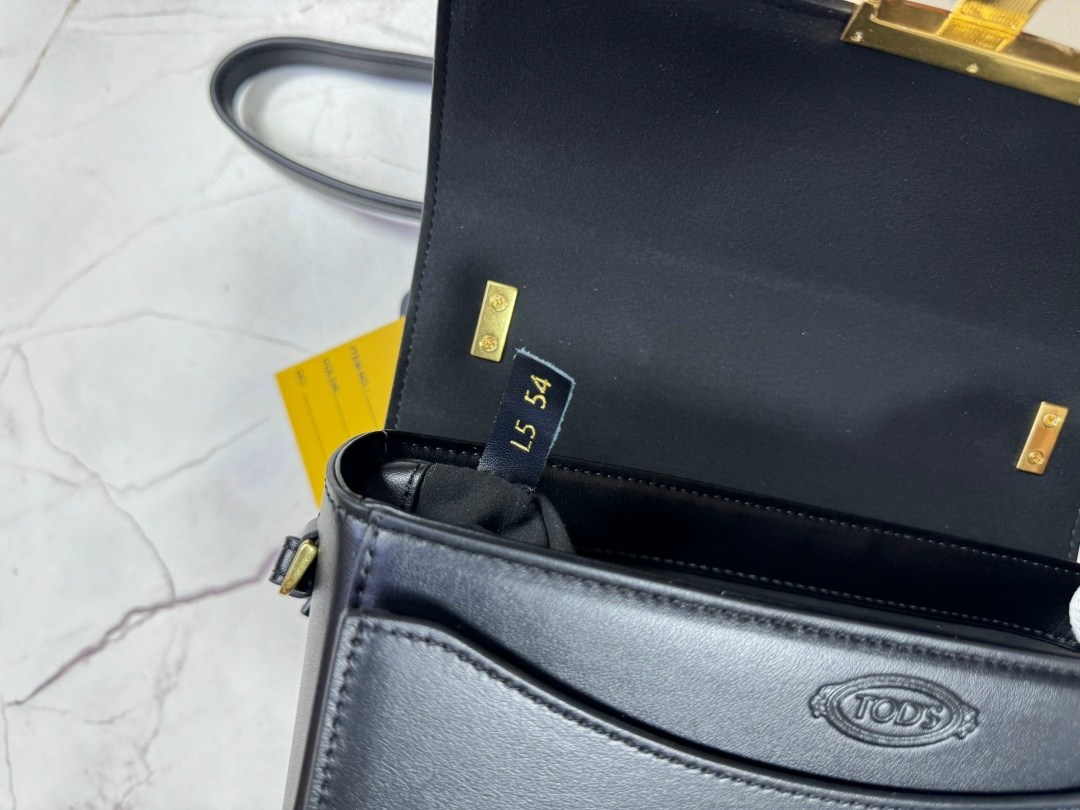 сумка,tod’s сумка багет на плечо,сумка на плечо,сумки модные,сумки женская