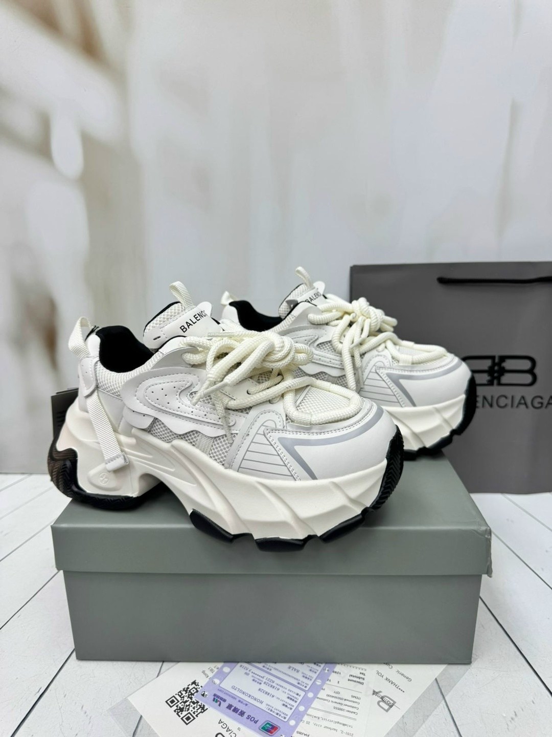 balenciaga кроссовки женские,кроссовки balenciaga,баленсиага кроссовки в сетку,баленсиага кроссовки женские,женские кроссовки