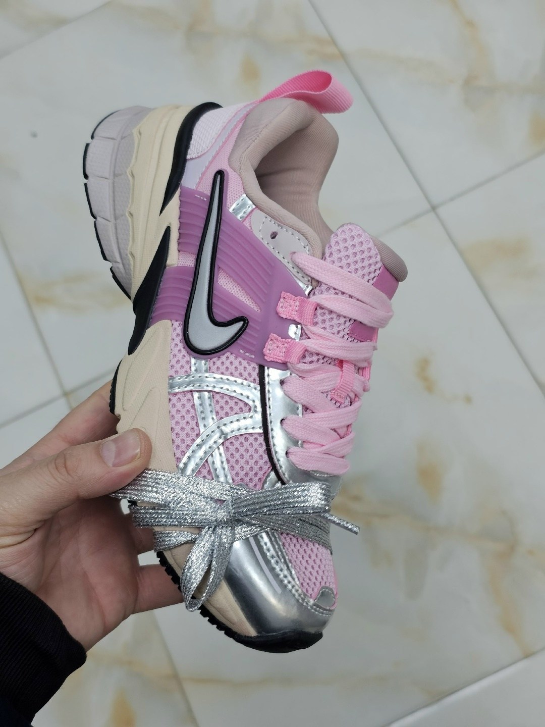 кроссовки для женщин nike initiator pink,кроссовки nike женские,кроссовки беговые женские,кроссовки nike,кроссовки nike v 2 k run