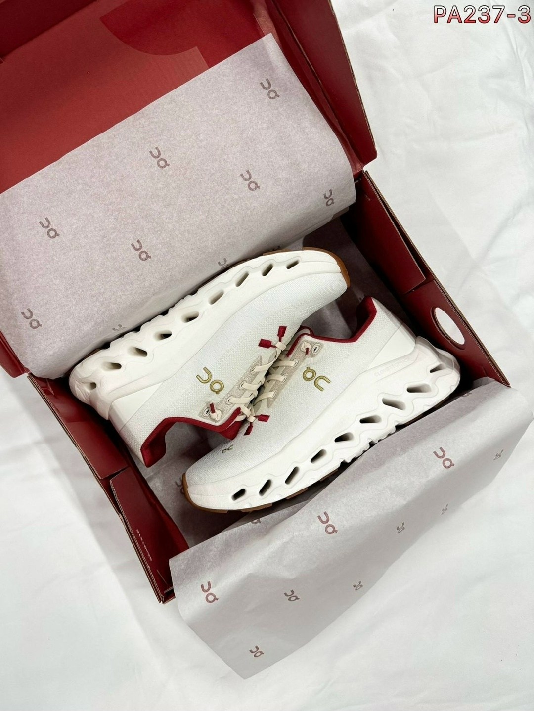 кроссовки wmns cloudtilt 'clove sand' кремовые,кроссовки on wmns cloudtilt 'clove sand',кроссовки cloudtilt on running нейтральный,кроссовки on,