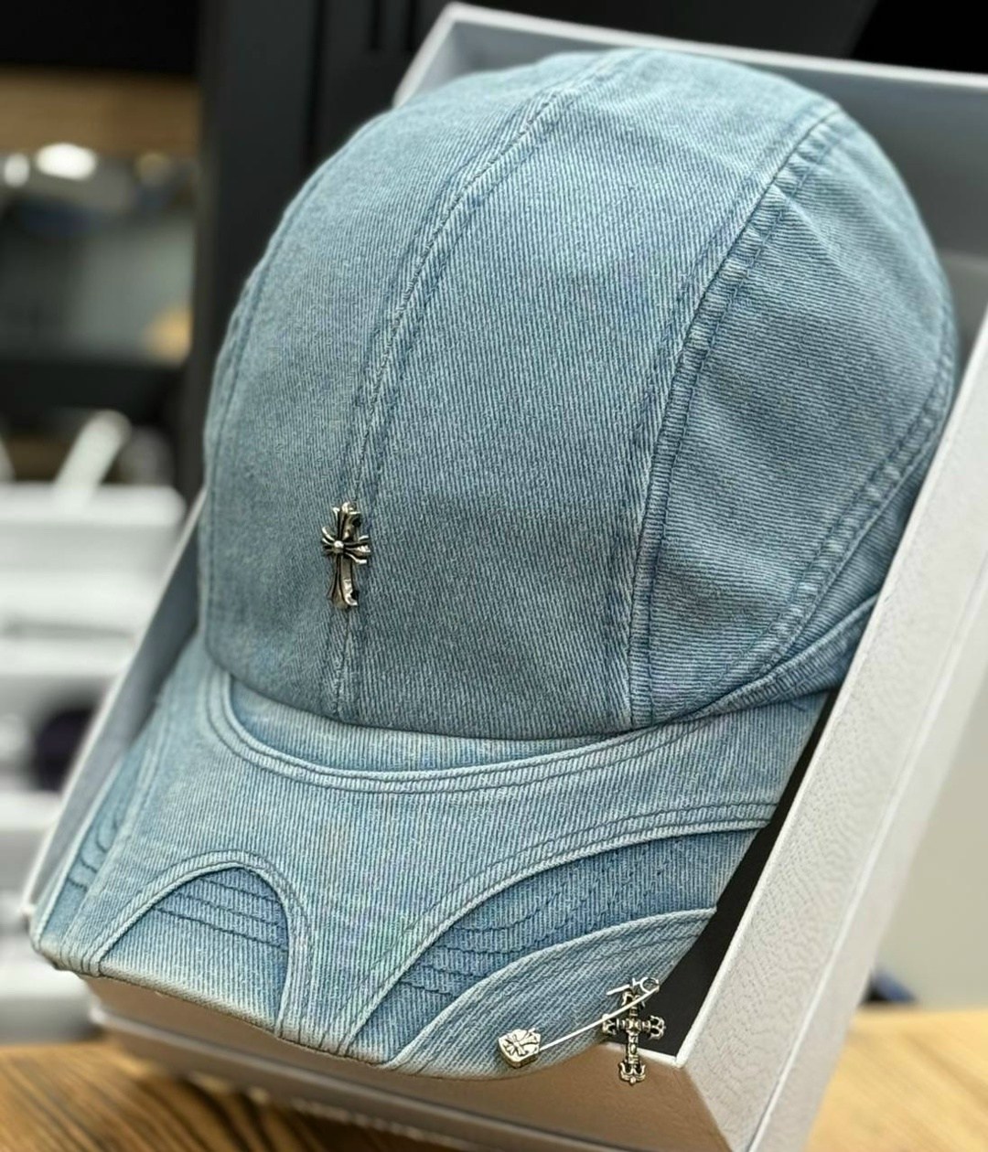 джинсовая бейсболка,стильная бейсболка,джинсовая кепка,модные бейсболки,женская бейсболка