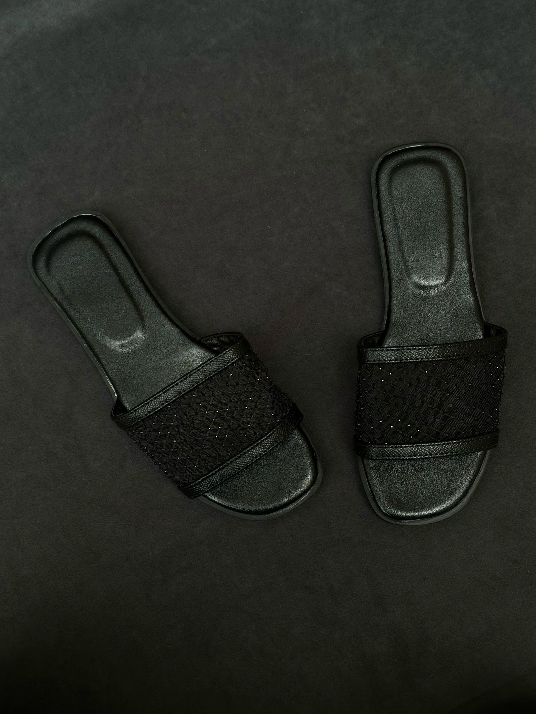 женские шлепанцы,,серебристые шлепанцы next,модные тапочки,модные шлепанцы