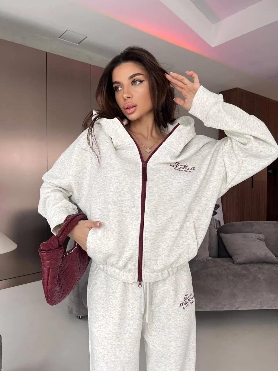 костюм спортивный,женский костюм,женский спортивный костюм,костюм белый,костюм