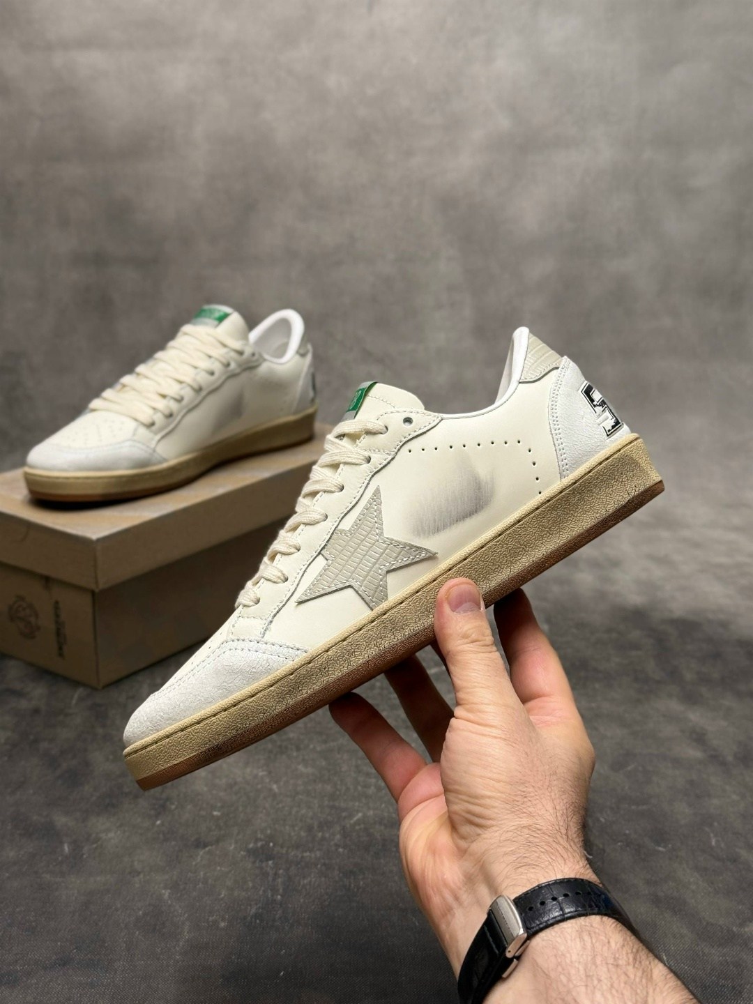 кроссовки golden goose ball star,golden goose кеды ball star с эффектом потертости белый,кроссовки golden goose,sneakers ball star golden goose,golden goose ball star leather sneaker white sand black