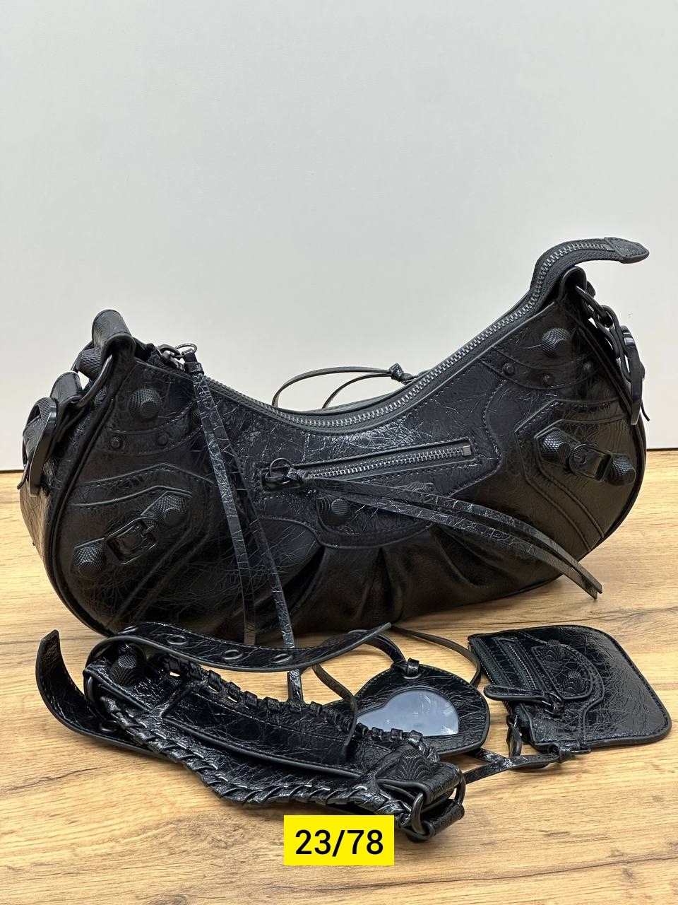 сумка balenciaga xs le cagole shoulder черный,balenciaga сумка женская,сумка баленсиага,balenciaga сумка на плечо le cagole xs,balenciaga сумка