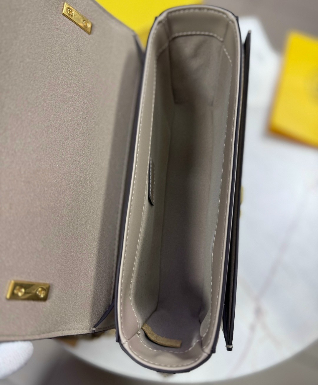 сумка,сумка женская,сумка женская брендовая,tod’s сумка багет на плечо,сумка fendi