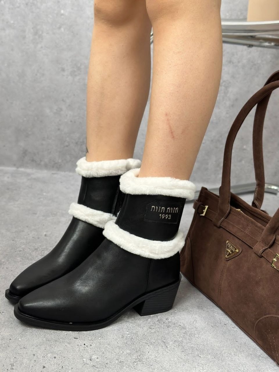 ,ботинки женские зимние miu miu,ботинки замшевые miu miu,ботинки зимние женские miu miu модель 112191,ботинки miu miu