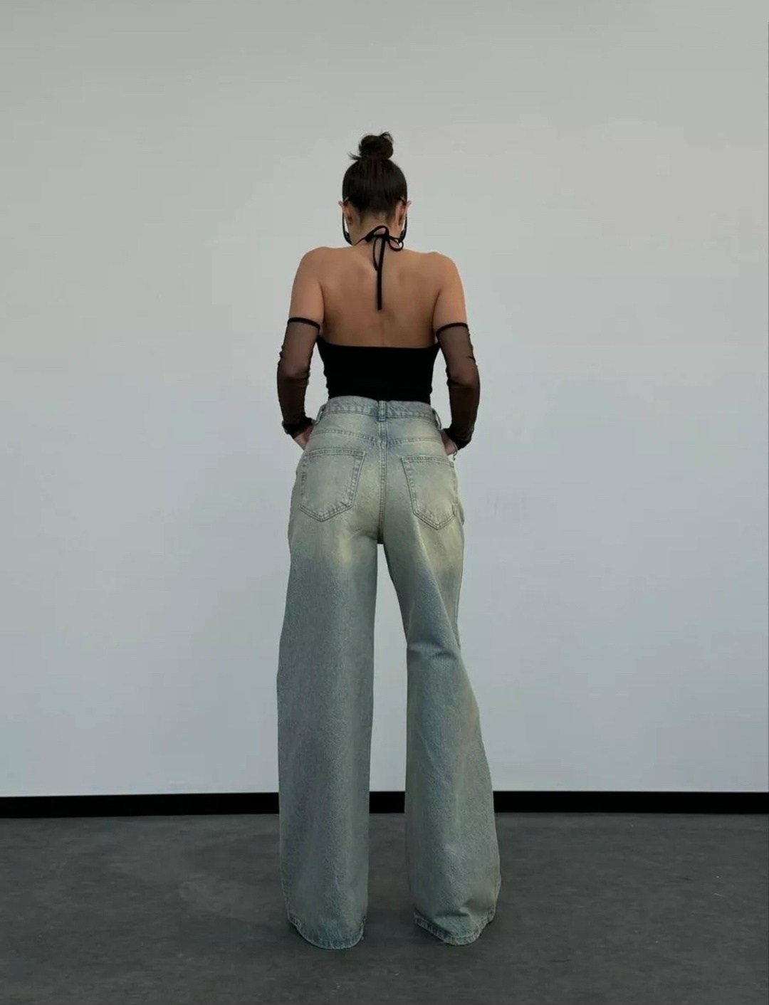 джинсы широкие трубы высокая посадка,голубые джинсы широкие,женские джинсы,стильные джинсы,джинсы трубы широкие потертые