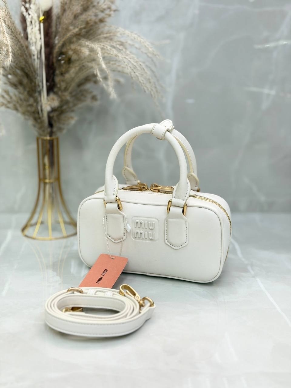 сумка женская miu miu,сумка miu miu,сумка,сумка женская,женская кожаная сумка miu miu arcadie mini белая