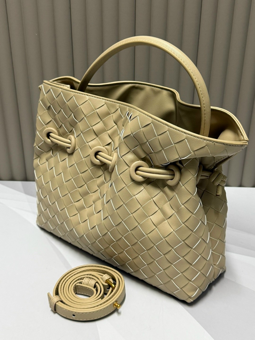 bottega veneta сумка,bottega veneta сумки женские,плетеная сумка,модная сумка,сумка