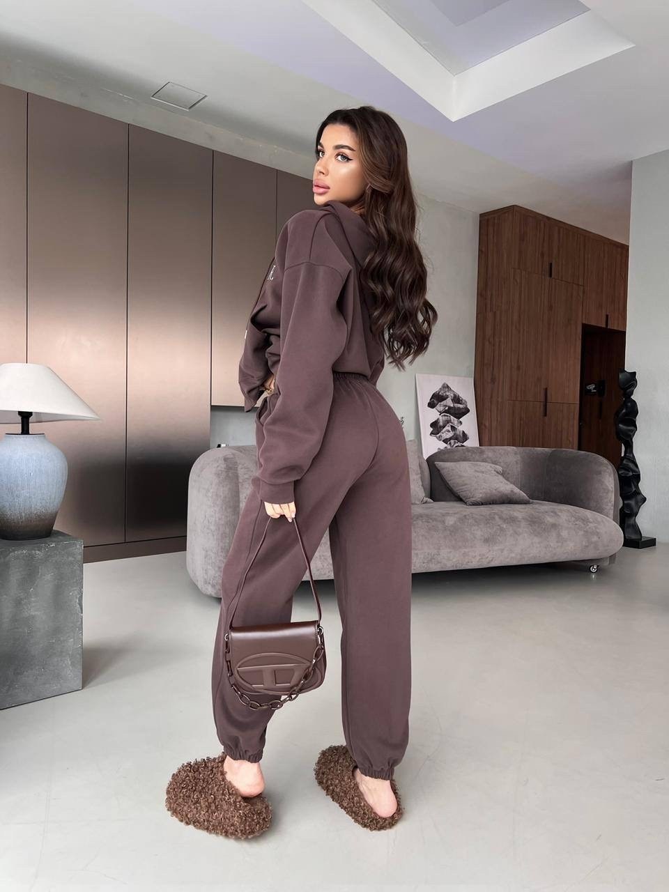 костюм спортивный,костюм бежевый,женский спортивный костюм,костюм белый,женские костюмы
