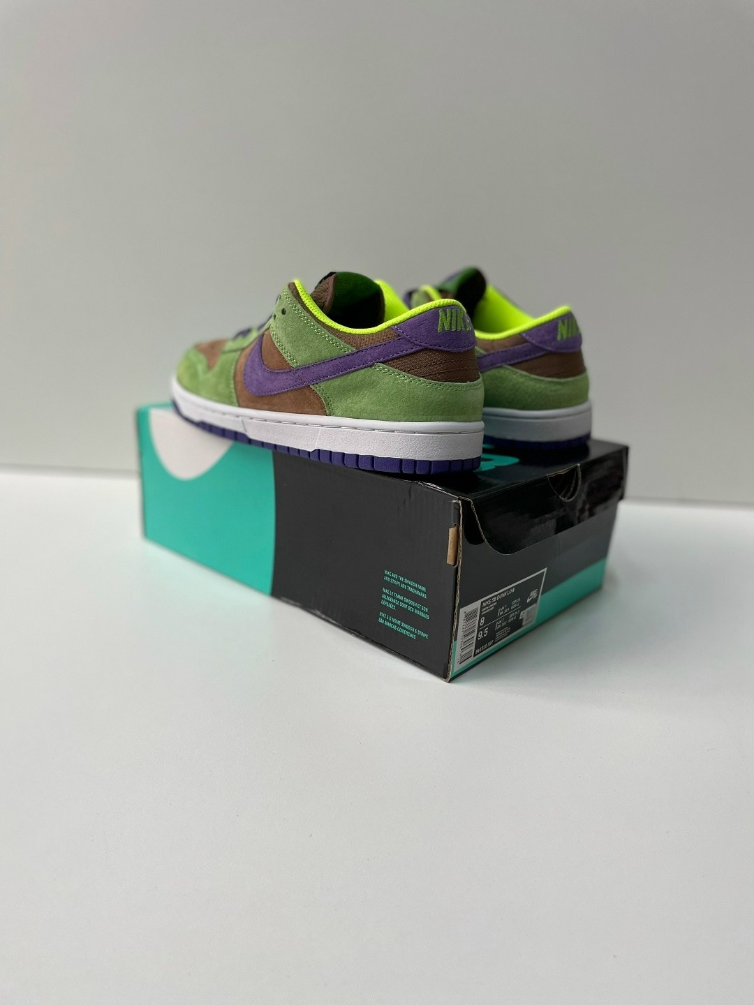 nike dunk low veneer,nike dunk sb low,nike dunk sb low green 2026,nike dunk low sp,nike dunk low