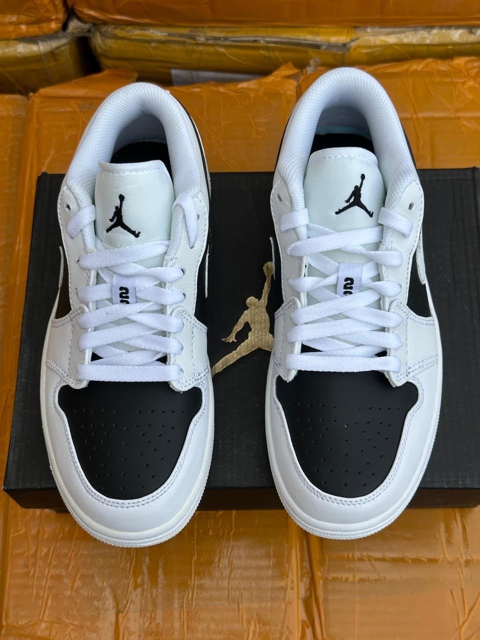 air jordan 1 low crimson tint,air jordan 1 mid crimson tint,nike air jordan 1 low crimson tint,nike air jordan 1 low,air jordan 1 low gs crimson tint