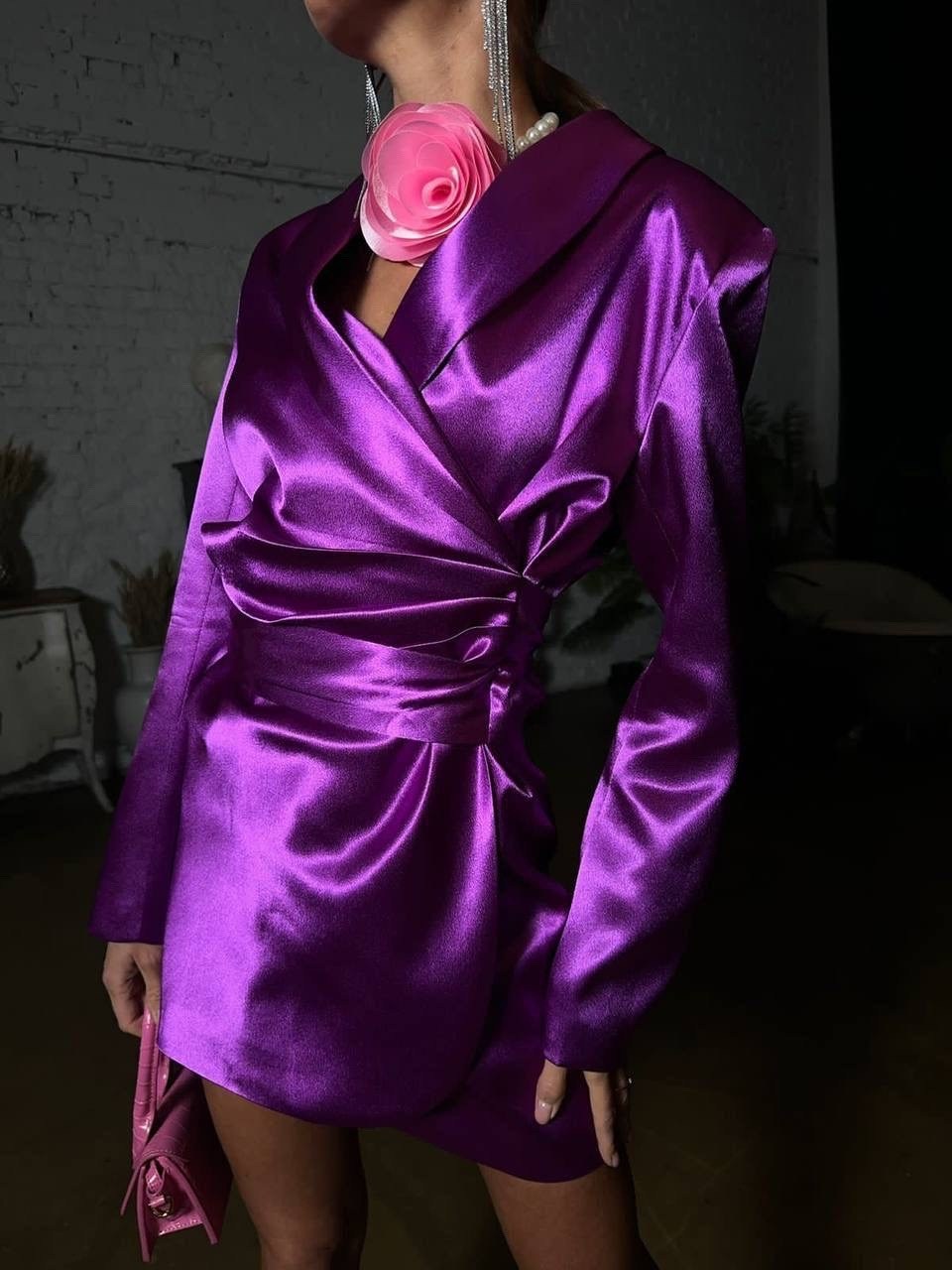 атласное платье,платья,атласное платье с запахом,платье цвета фуксии,платье женской