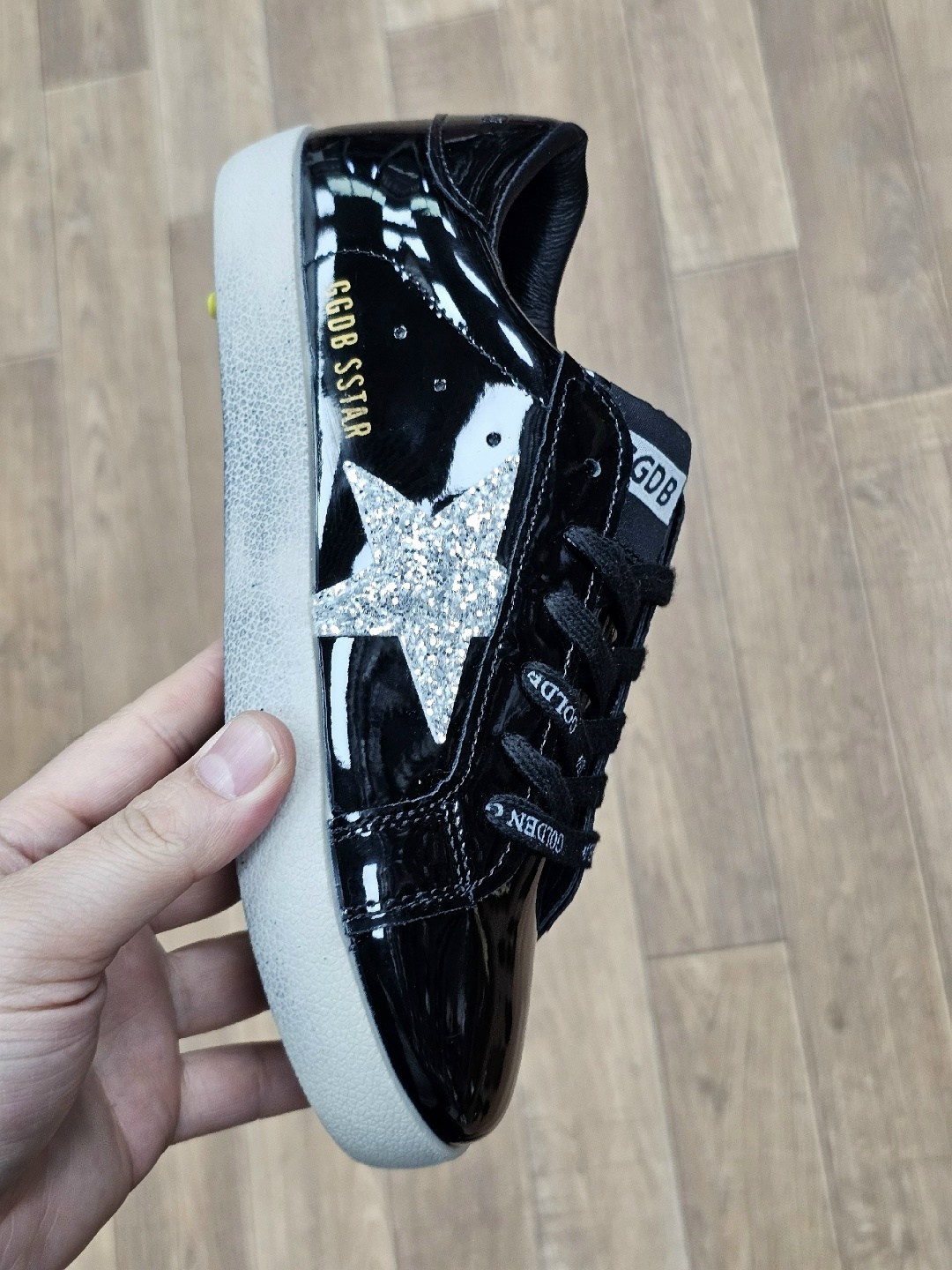 ,кроссовки golden goose с пайетками на платформе,golden goose кроссовки,кроссовки женскиe,кеды golden goose