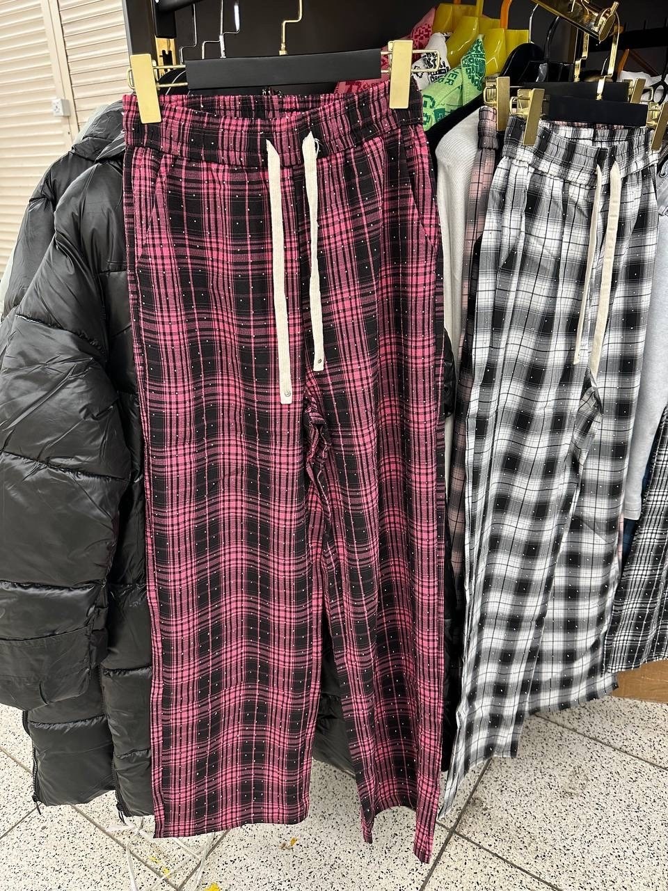 клетчатые брюки,брюки в клетку,женские спортивные штаны в клетку,брюки женские в клетку,брюки мужские в клетку