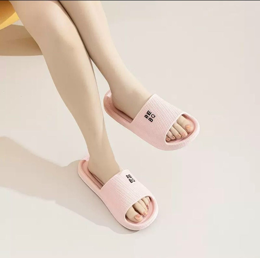 белые шлепанцы,женские шлепанцы,шлепанцы,женские шлепки,летние тапочки