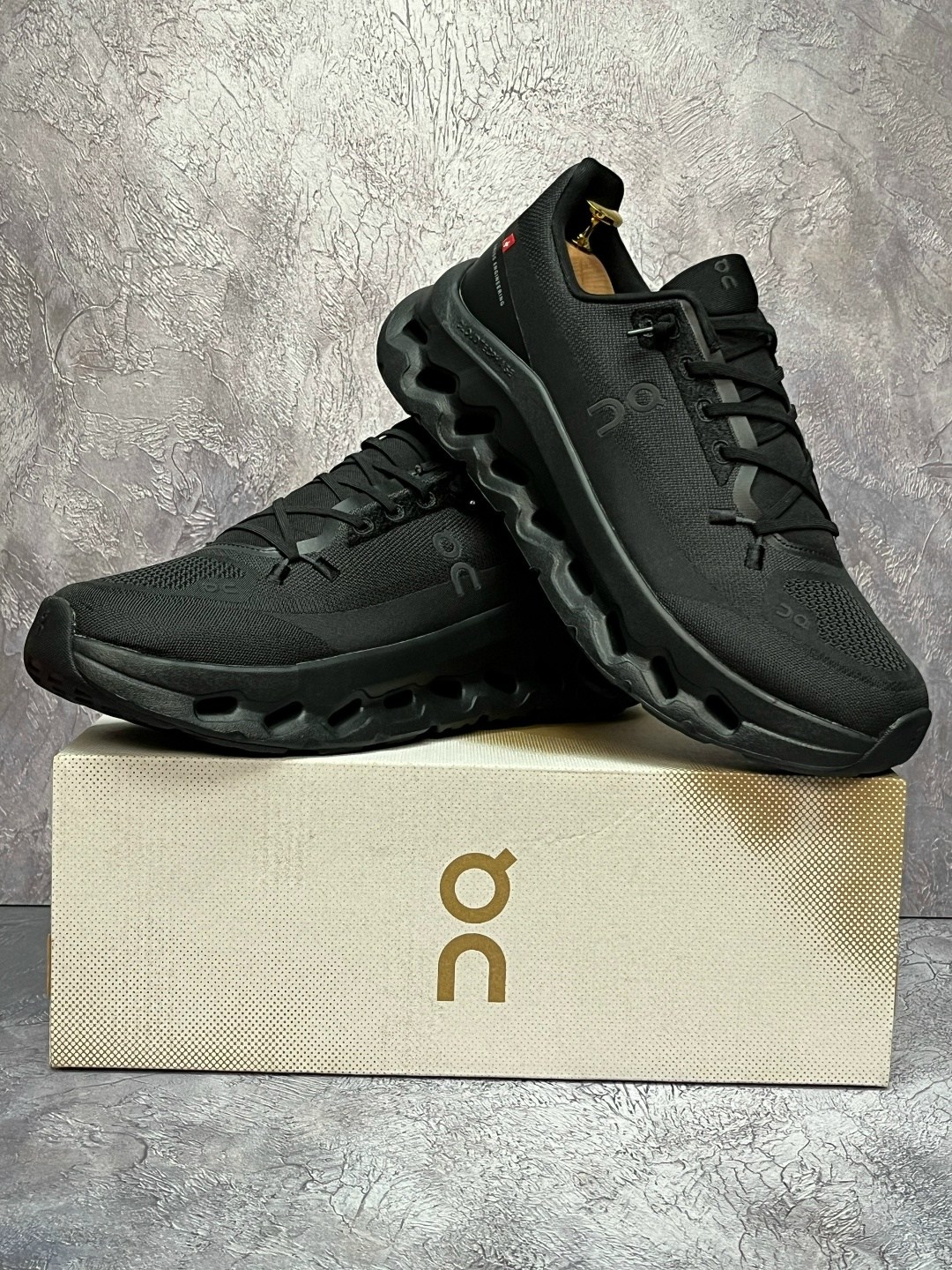 кроссовки,кроссовки on cloudtilt цвет eclipse black,черные кроссовки,оригинальные кроссовки,кроссовки on