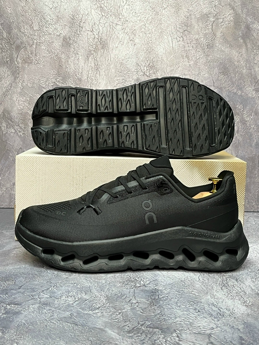 кроссовки,кроссовки on cloudtilt цвет eclipse black,черные кроссовки,оригинальные кроссовки,кроссовки on