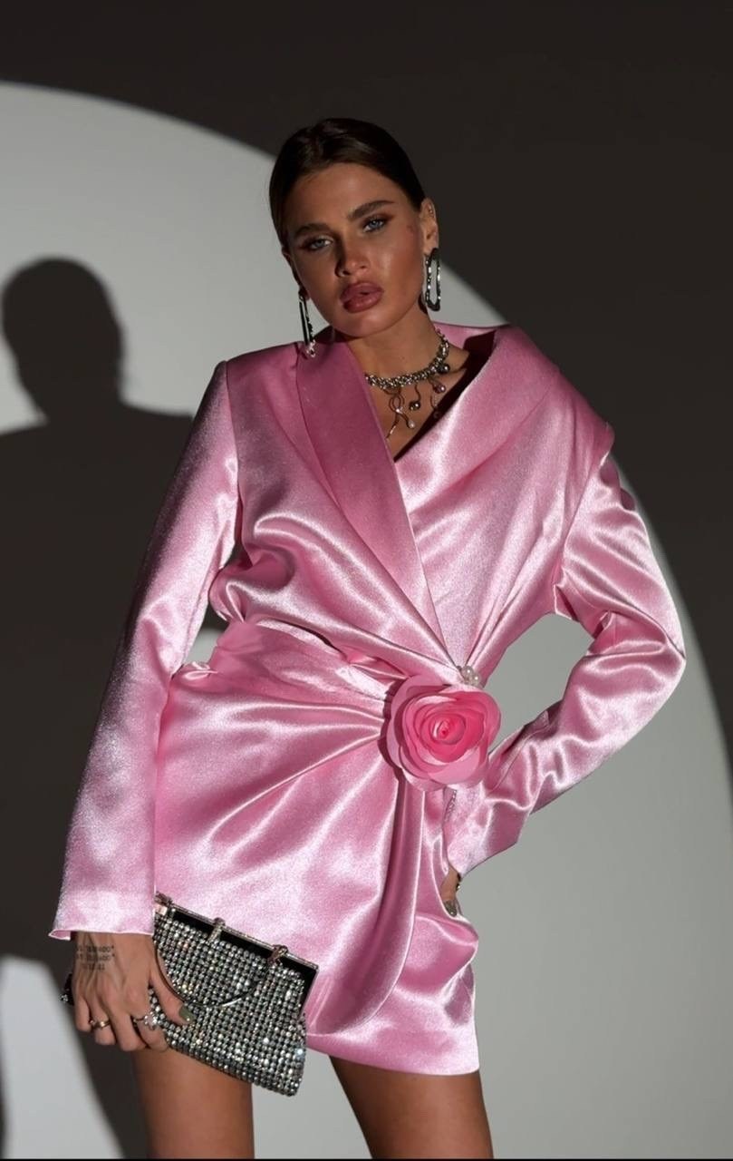 платья атласные,атласное мини платье,розовый наряд,платья,платье шикарное