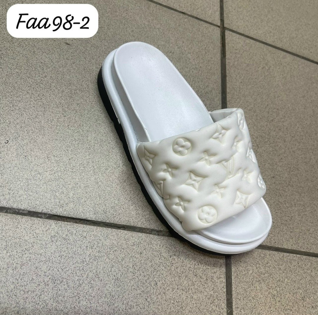 ,женские шлепанцы,модные тапочки,шлепки женские,женская