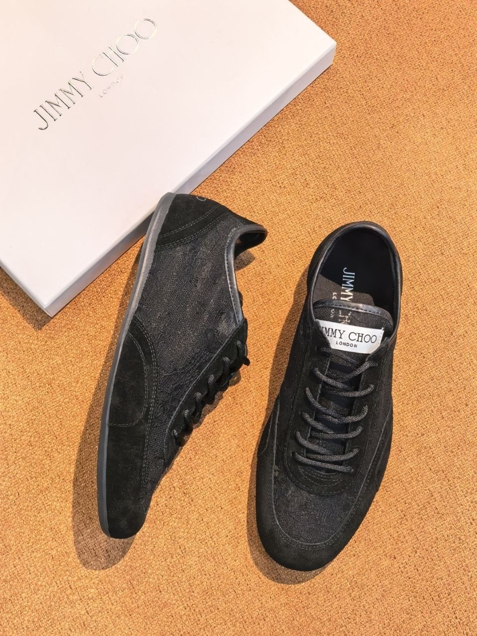 ,классические кроссовки,кроссовки повседневные,замшевые кроссовки,черные кроссовки