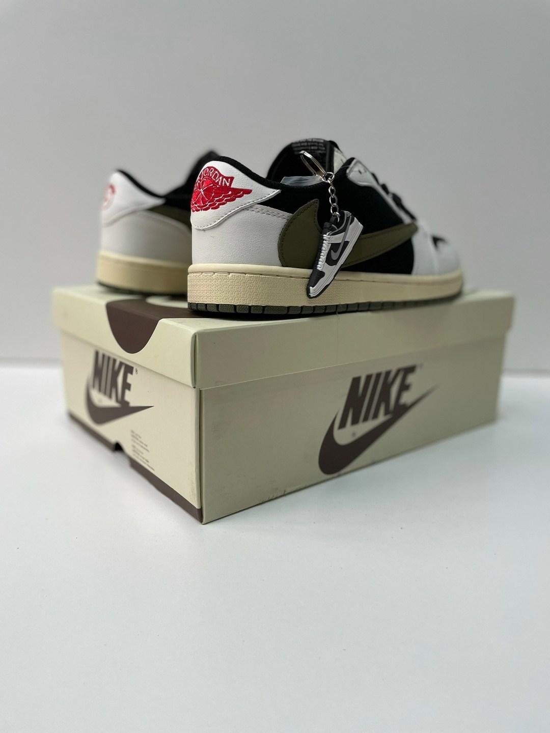 кроссовки nike air jordan travis scott,кроссовки nike air jordan 1 travis scott,кроссовки nike travis scott air jordan 1 low,кроссовки nike air jordan 1 low travis scott olive,nike air jordan 1 low tr