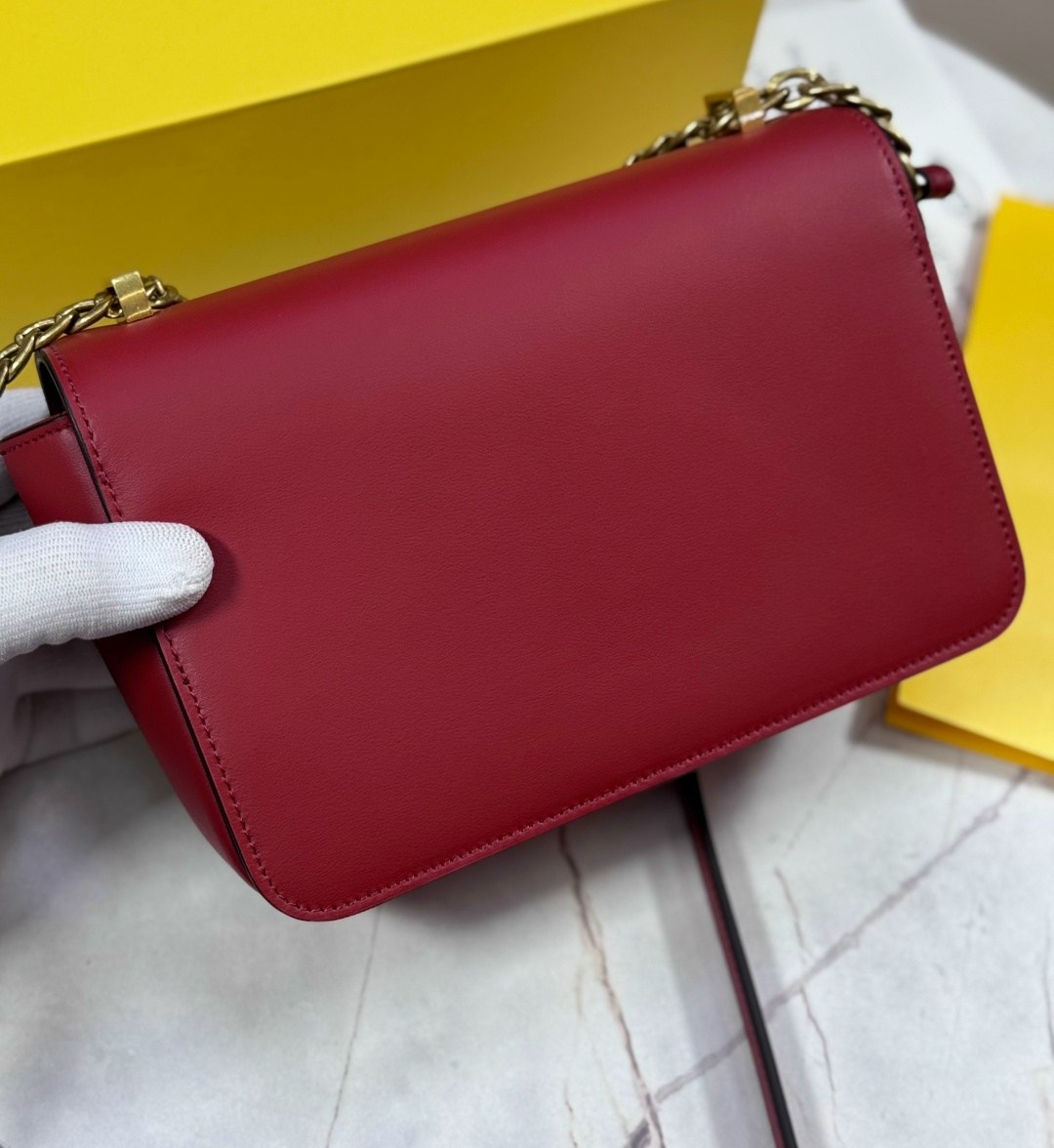 сумка,сумки женская,сумки на плечо,сумка на плечо тоут,модная сумка