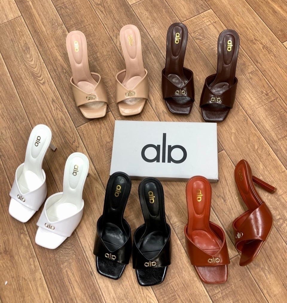 ,босоножки на каблуках,босоножки женские,замшевые босоножки,модные туфли