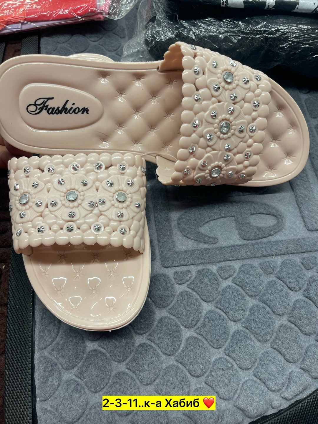 ,шлепки женские,шлепанцы женские,сланцы женские,модные шлепки