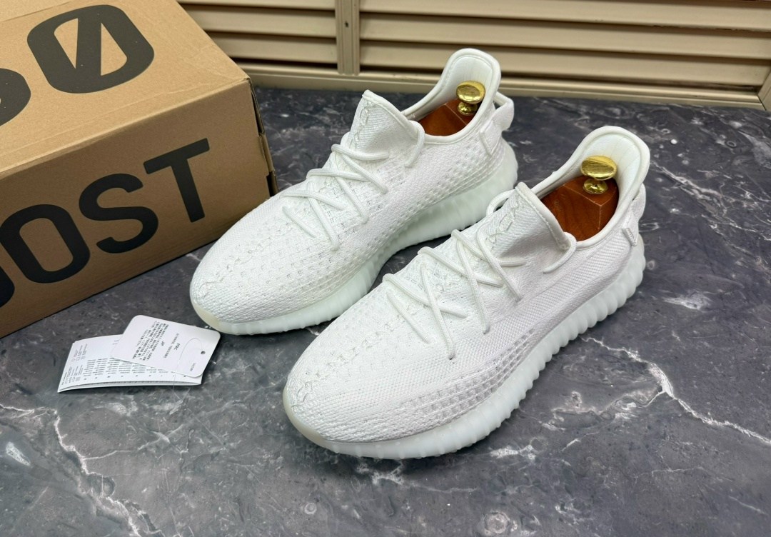 кроссовки adidas yeezy boost 350,кроссовки adidas yeezy boost,кроссовки adidas yeezy 350 boost v2 triple white,adidas yeezy boost 350,adidas yeezy boost