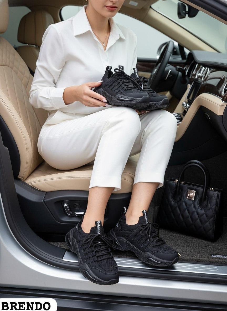 кроссовки,кроссовки женскиe,модные кроссовки,,спортивная