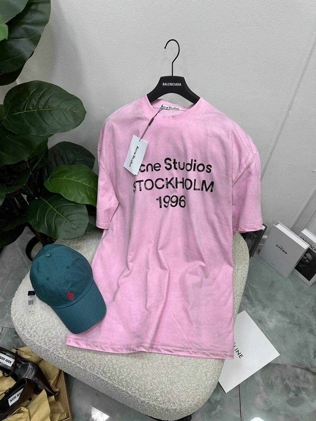 acne studios stockholm 1996,футболка acne studios,лонгслив acne studios stockholm 1996,acne studios stockholm,розовая футболка оверсайз