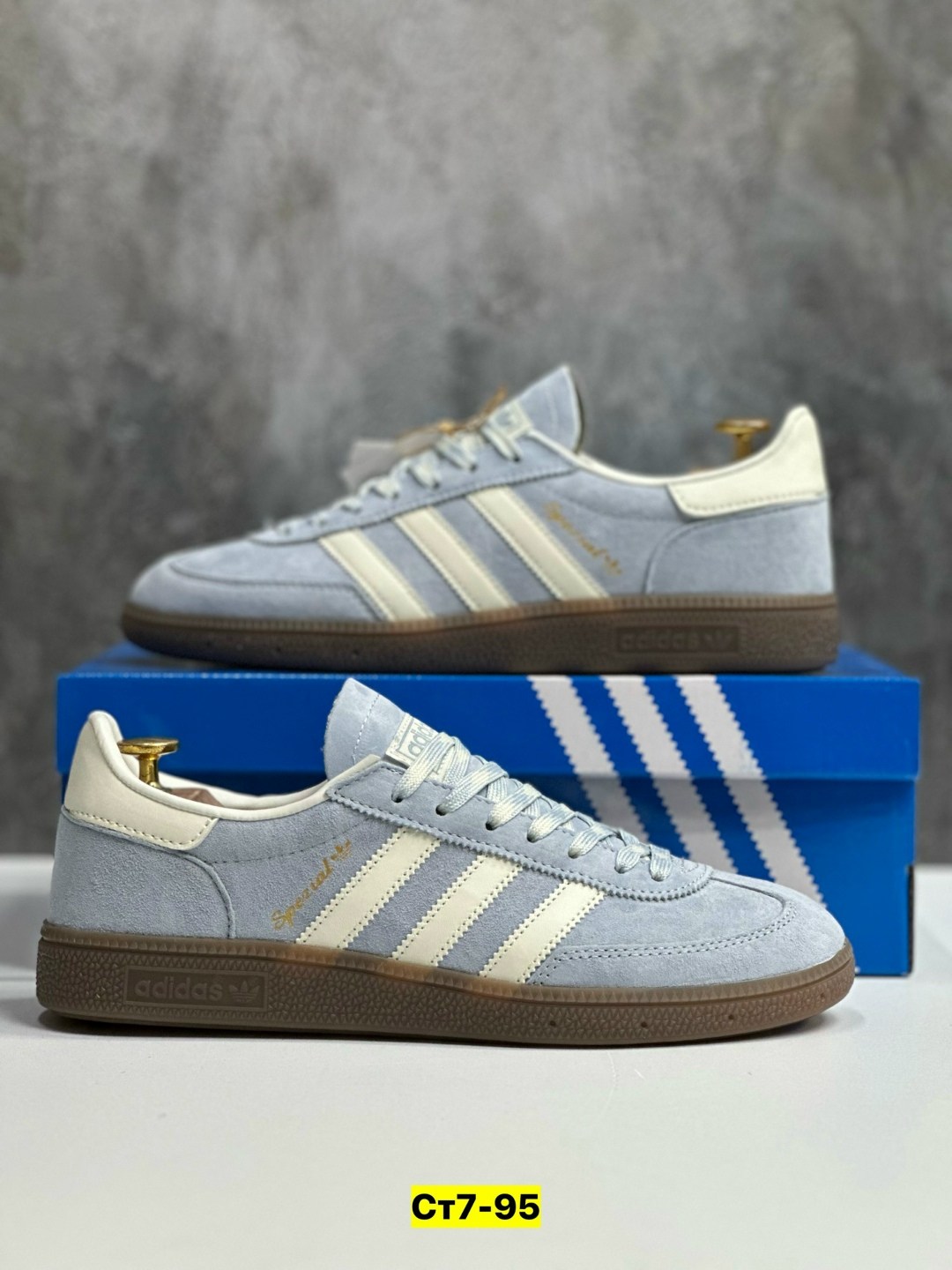 кроссовки adidas spezial,кроссовки adidas,кроссовки adidas spezial голубые,кроссовки adidas handball spezial,мужские кроссовки adidas