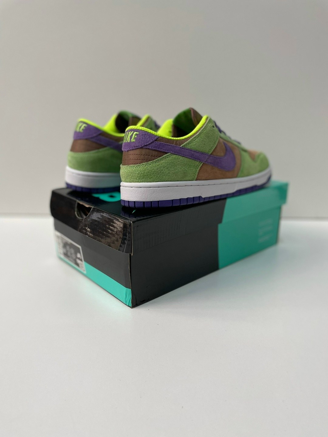 nike dunk low veneer,nike dunk sb low,nike dunk sb low green 2026,nike dunk low sp,nike dunk low