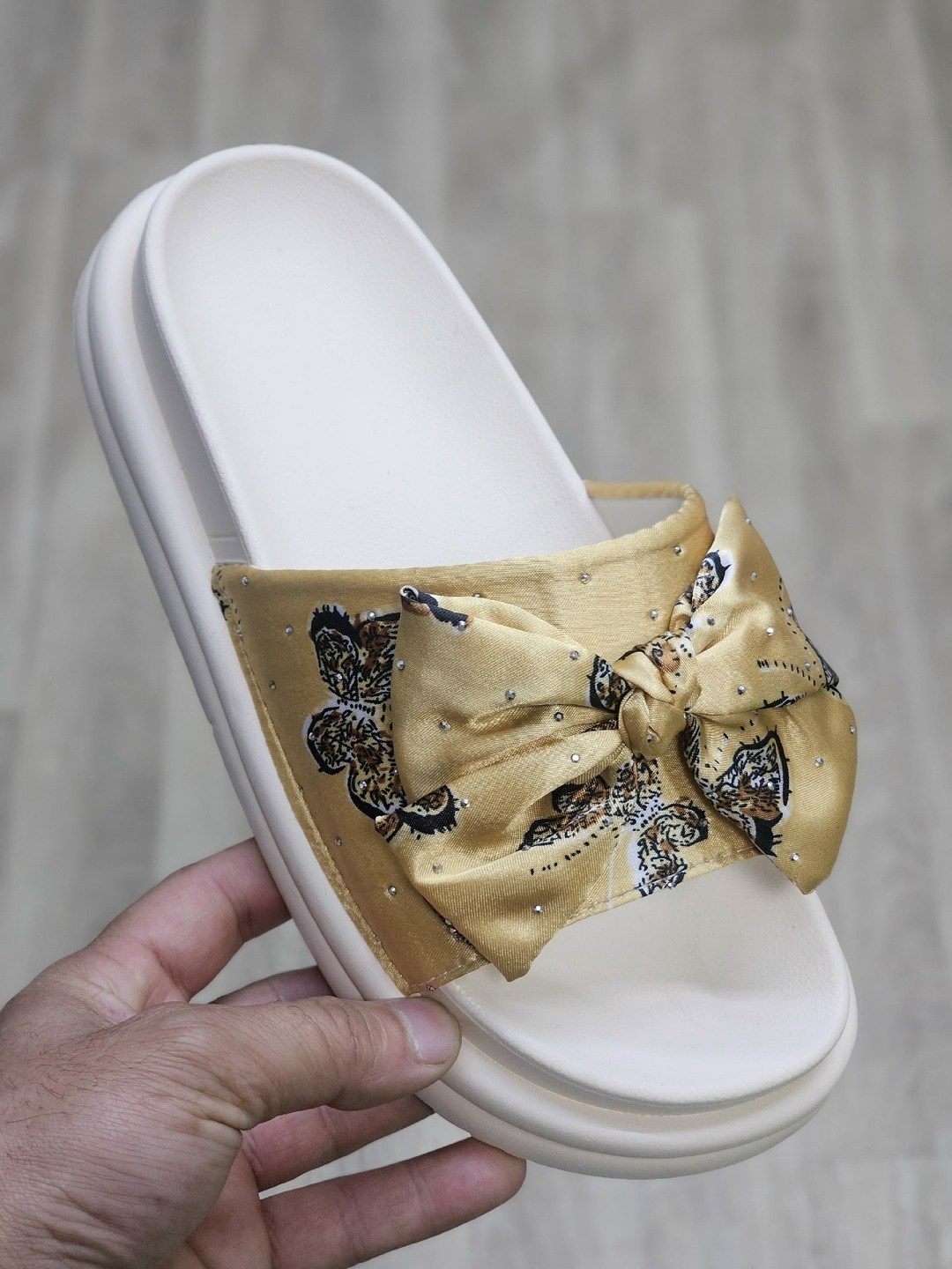 ,женские шлепанцы,женские шлепки, женская,шлепки лето