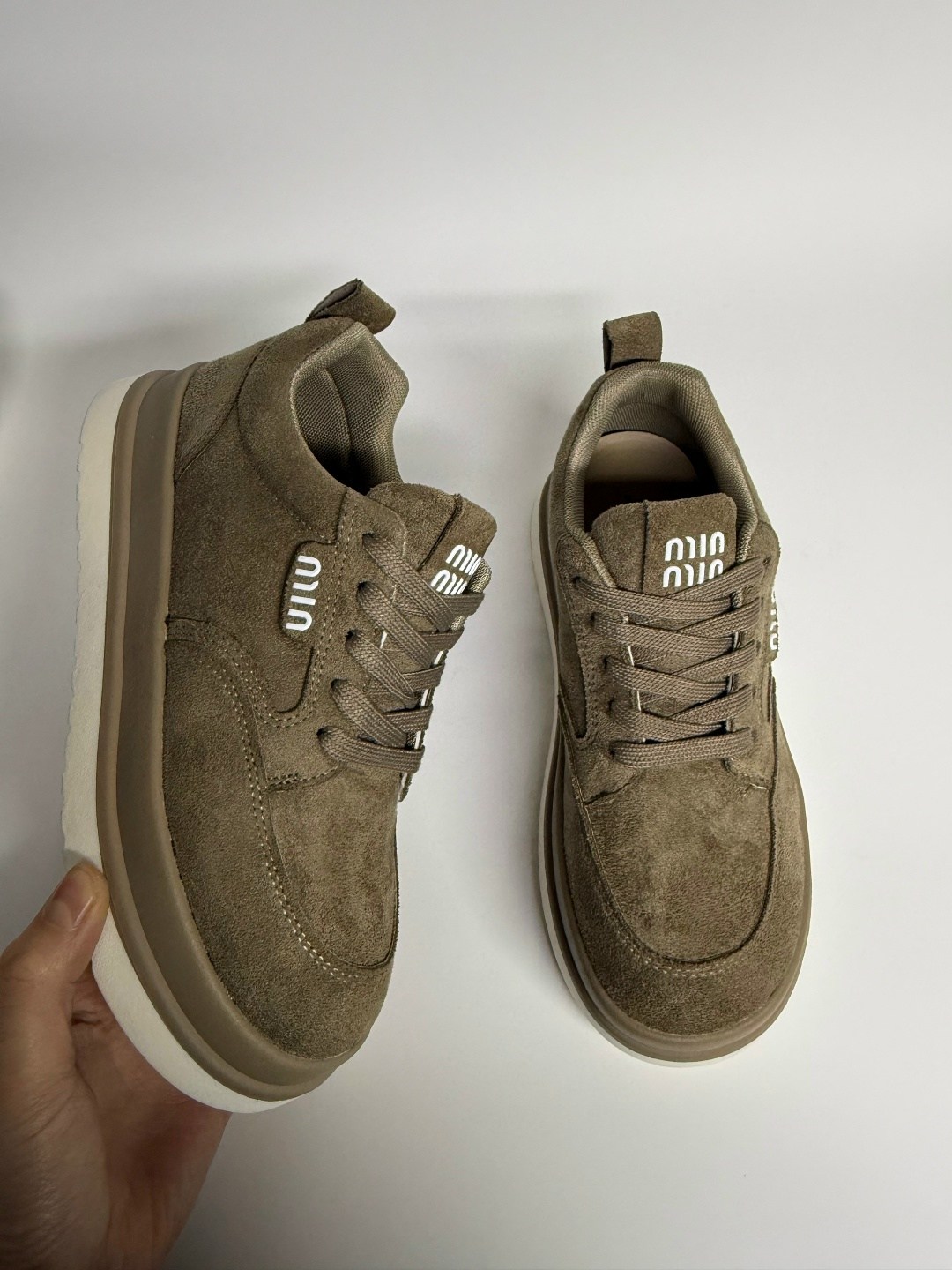 ,женские кроссовки,повседневные кроссовки,замшевые кроссовки,кроссовки платформа