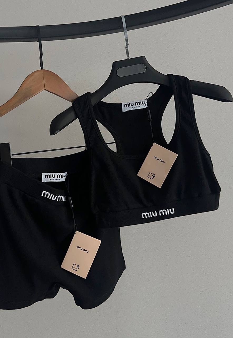 нижнее белье спортивное комплект,купальник женские,комплект нижнего белья женские,купальник слитный женский,комплект топ и шорты