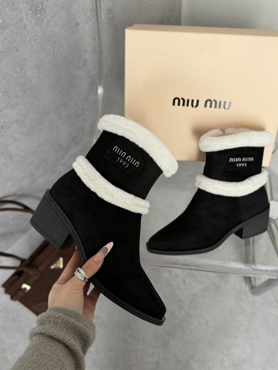 ,ботинки женские зимние miu miu,ботинки замшевые miu miu,ботинки зимние женские miu miu модель 112191,ботинки miu miu