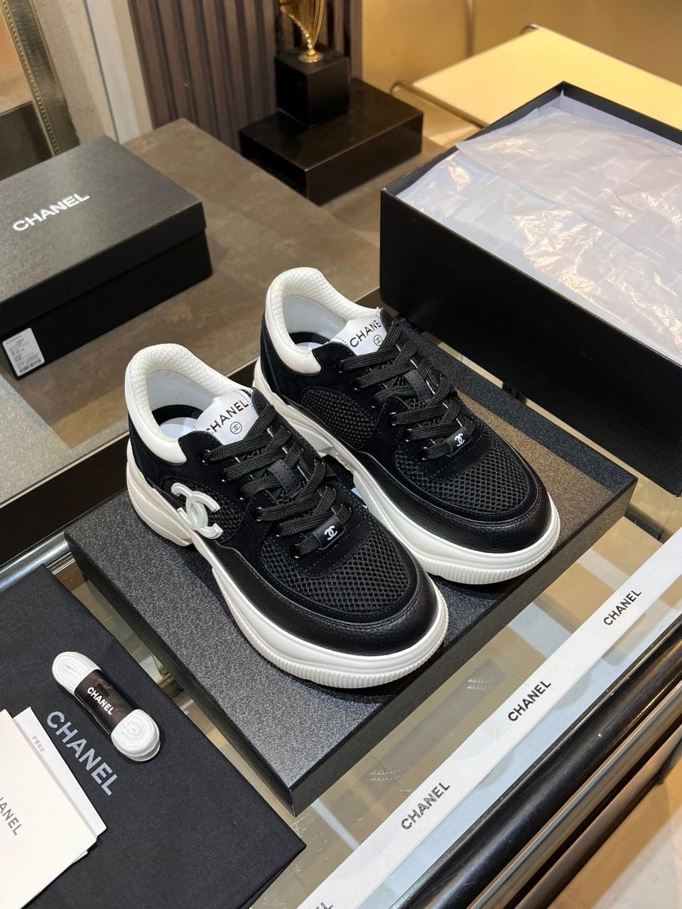 кроссовки женские chanel,кроссовки chanel,женские брендовые кожаные кроссовки chanel premium,модные вентилируемые кроссовки chanel,кроссовки шанели