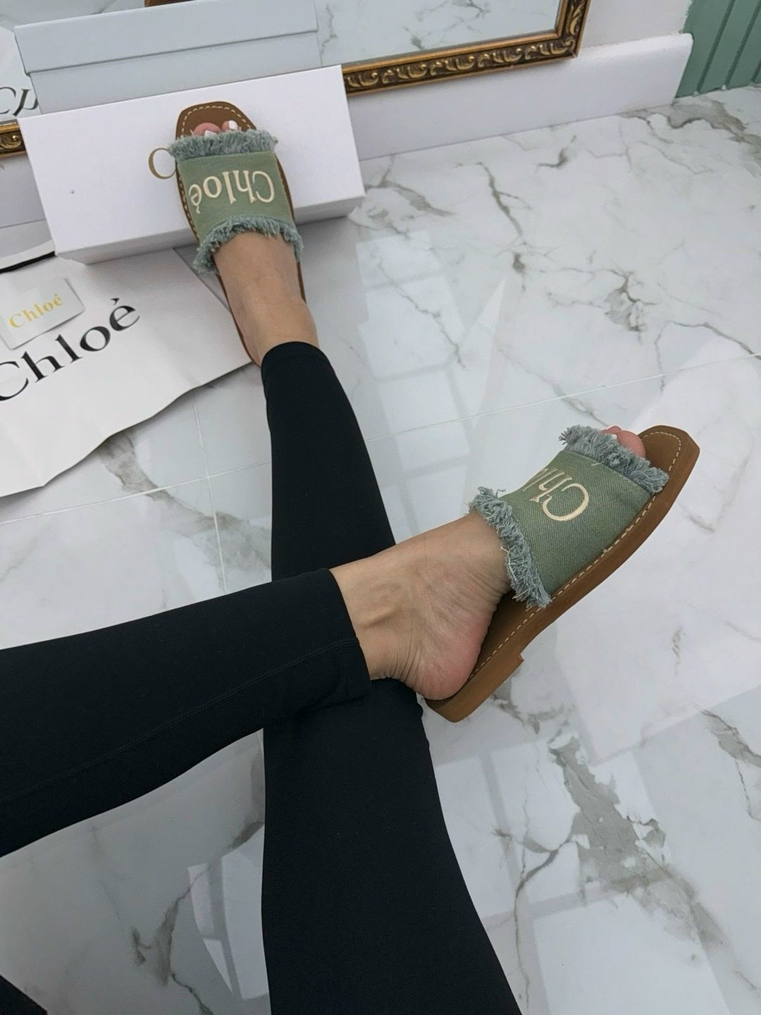 ,женские шлепанцы,шлепки кристиан диор женские,модные сандалии,модные тапочки