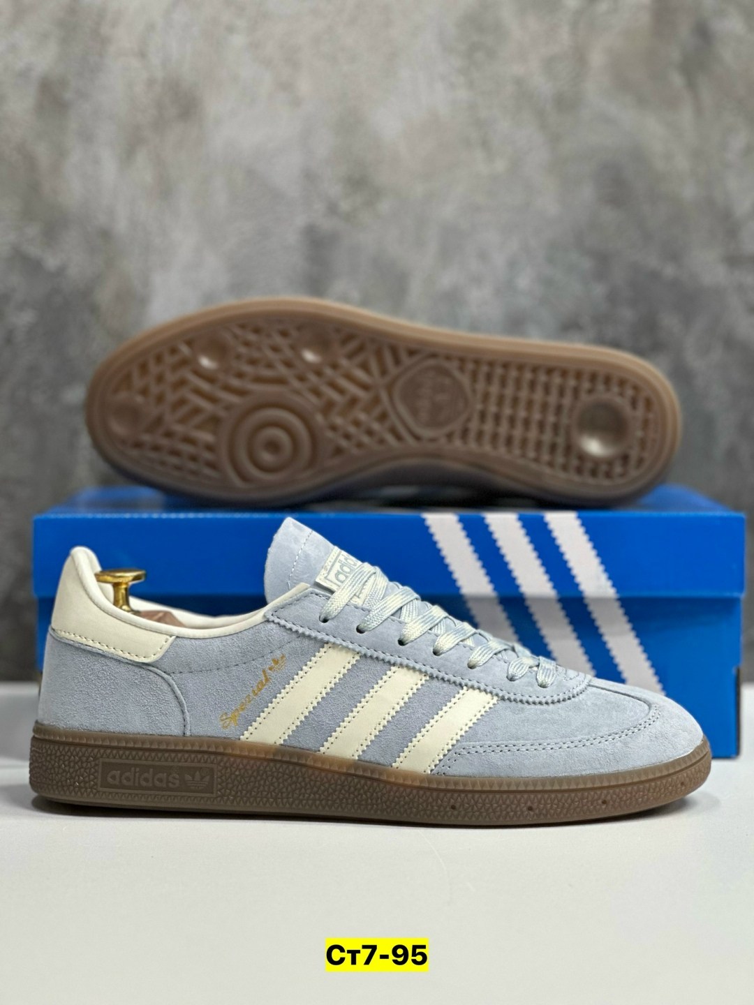 кроссовки adidas spezial,кроссовки adidas,кроссовки adidas spezial голубые,кроссовки adidas handball spezial,мужские кроссовки adidas