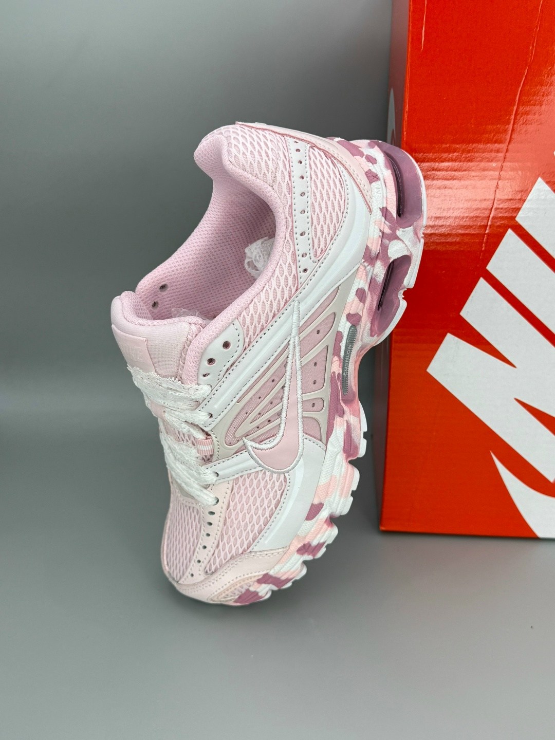 кроссовки nike,кроссовки женские nike,женские кроссовки,кроссовки nike zoom vomero 5,кроссовки nike initiator розовые