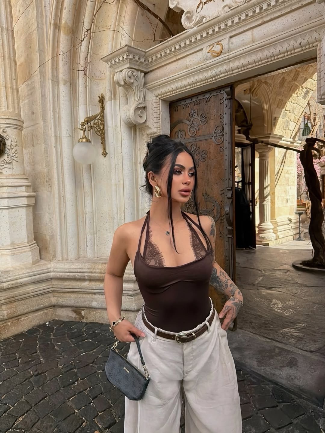 девушка,женщина брюнетка,стильные наряды,dark beauty fashion,черноволосая девушка