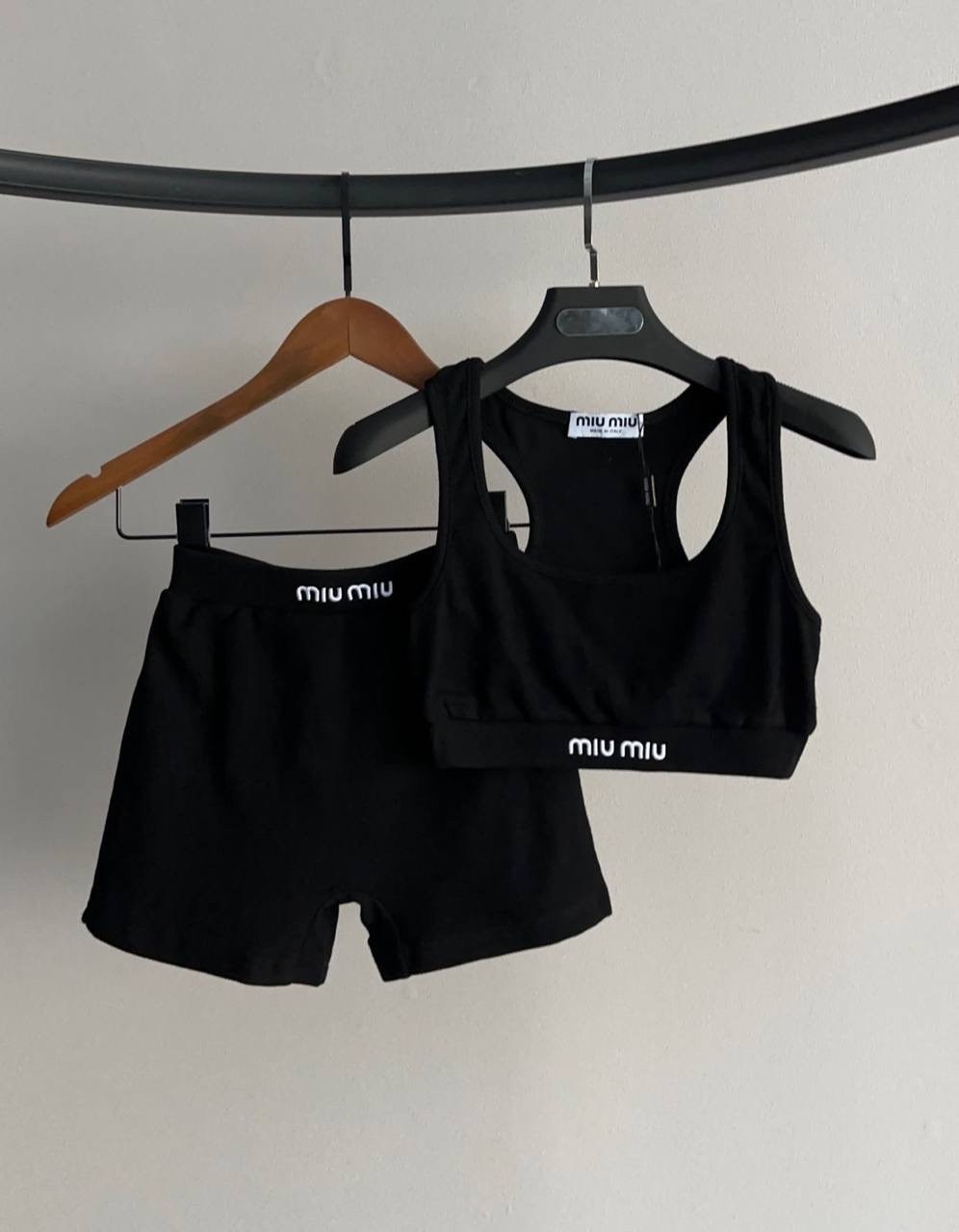 нижнее белье спортивное комплект,купальник женские,комплект нижнего белья женские,купальник слитный женский,комплект топ и шорты