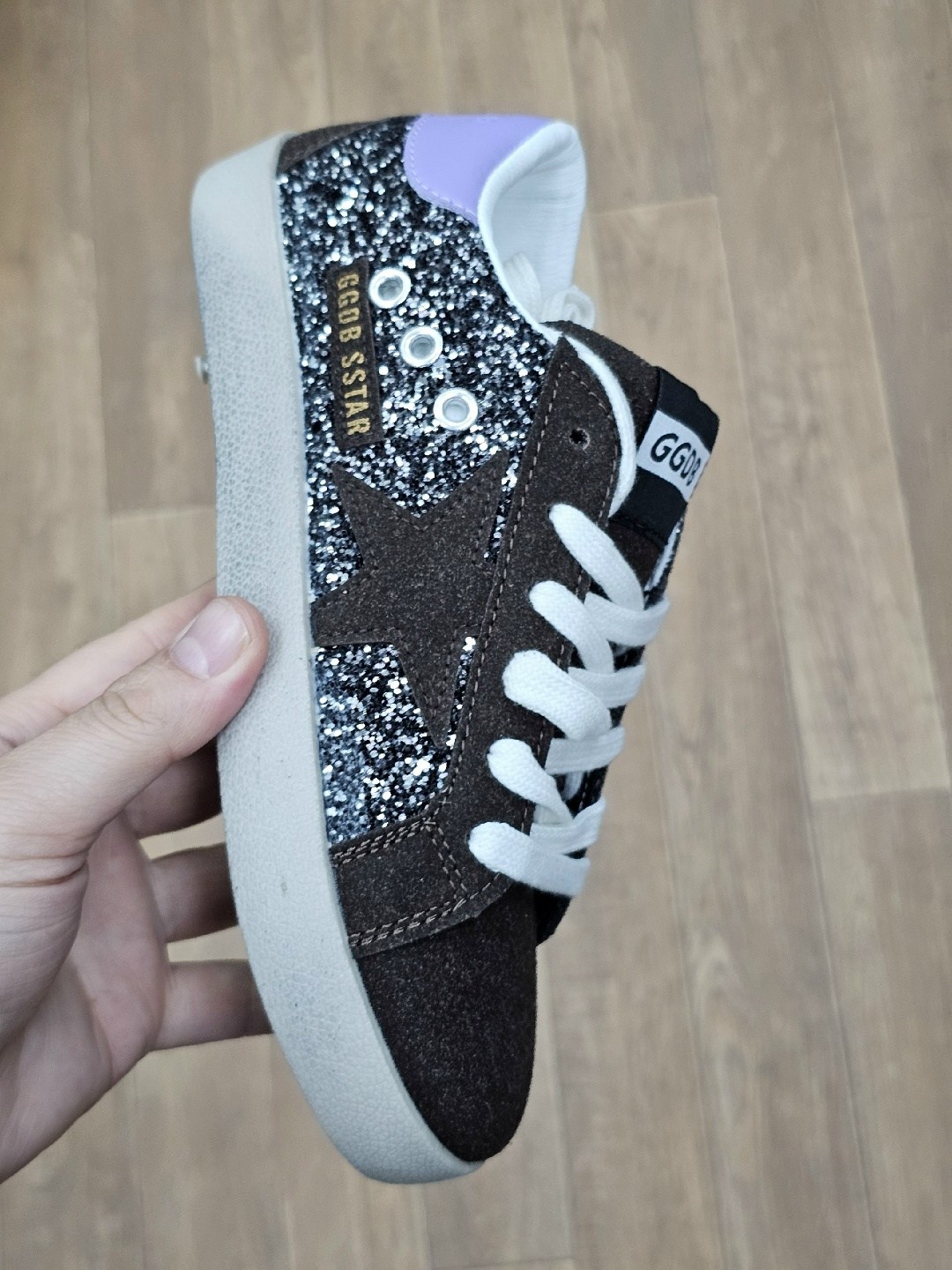 golden goose кеды super-star с блестками серебристый,голден гус кеды блестящие,golden goose кеды блестящие,golden goose ssense exclusive silver glitter superstar sneakers,