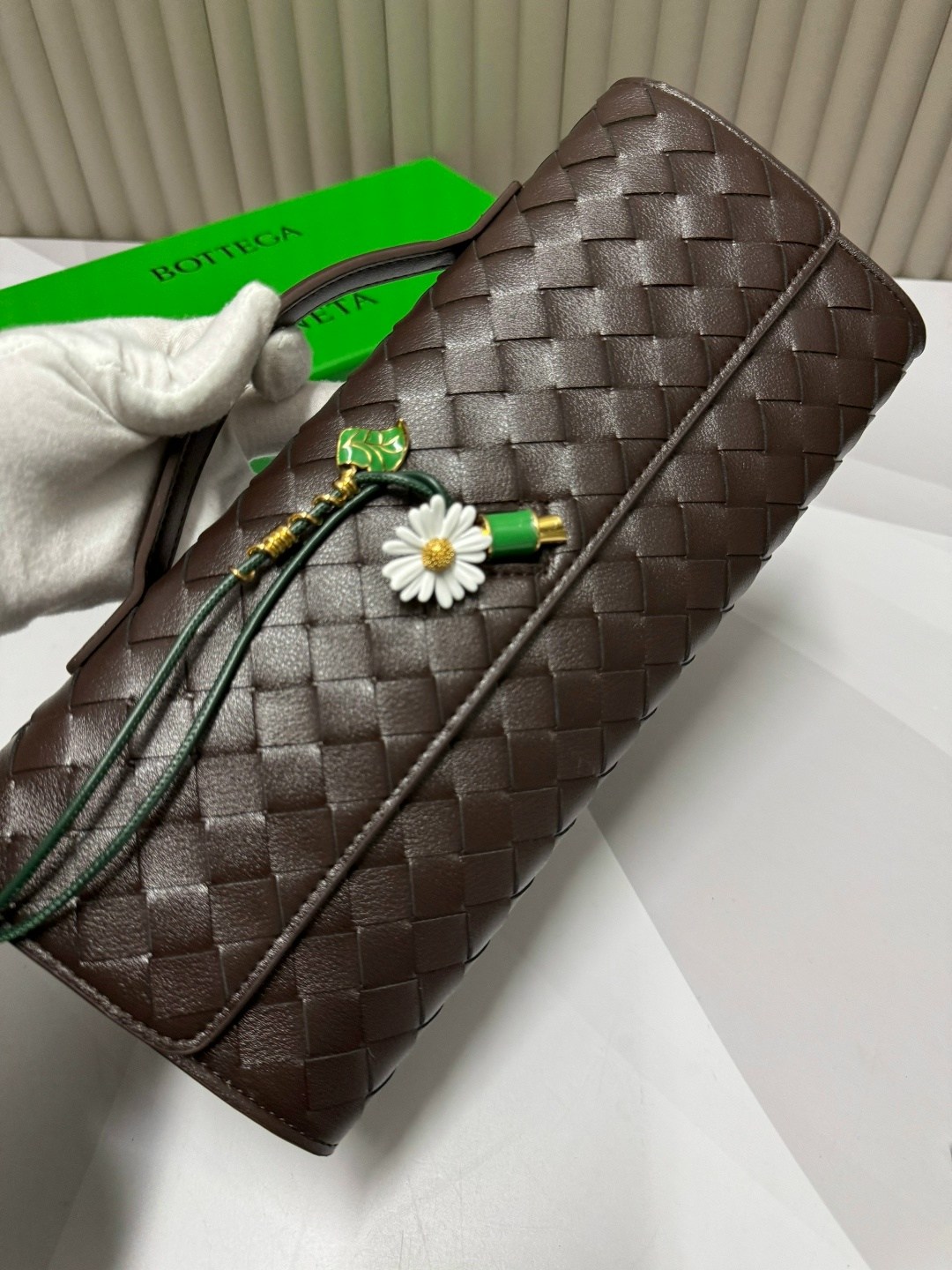 клатч bottega veneta,сумка женская bottega veneta,сумка bottega veneta,клатч bottega veneta andiamo,сумка клатч плетеная в стиле боттега bottega veneta
