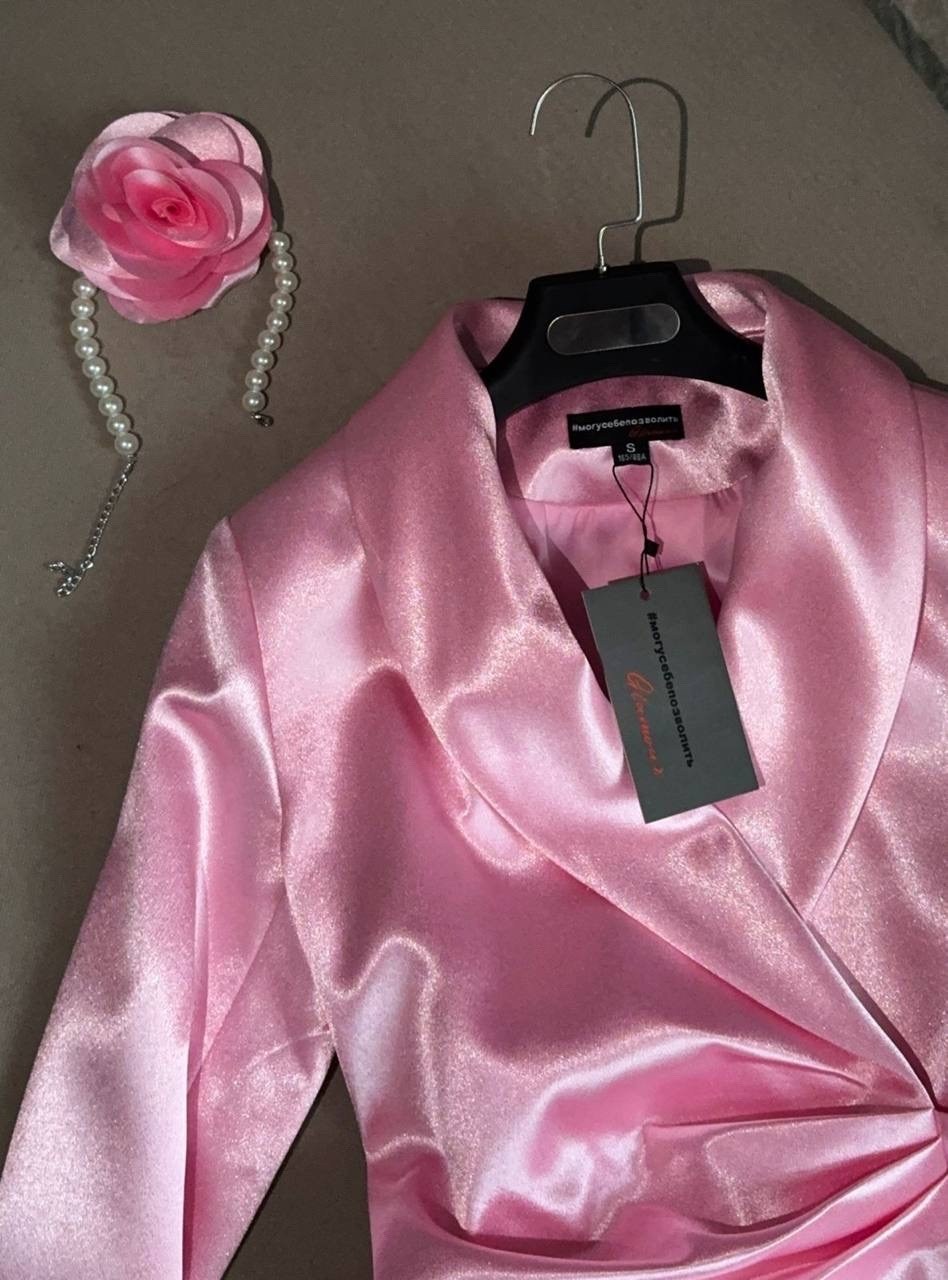 платья атласные,атласное мини платье,розовый наряд,платья,платье шикарное