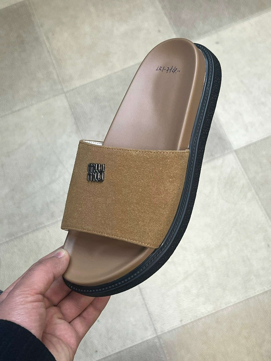 ,женские шлепанцы,тапочки фенди,мужские шлепанцы,тапочки гермес