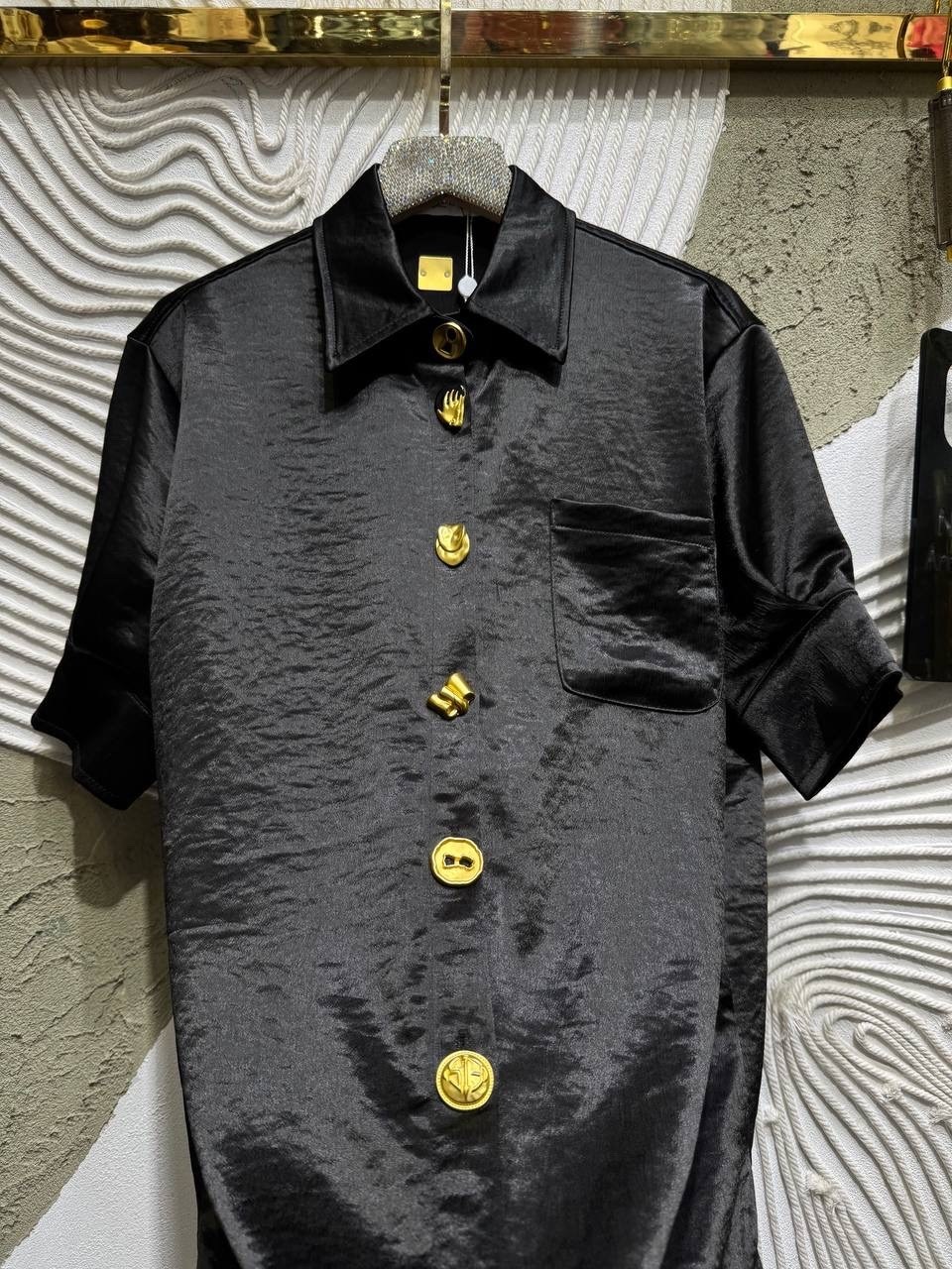 шелковый костюм в пижамном стиле женский брючный,шелковый костюм женский брючный с рубашкой пижамный viki,костюм в пижамном стиле шелковый черный,шелковый брючный костюм вечерний,пижама женская шелков